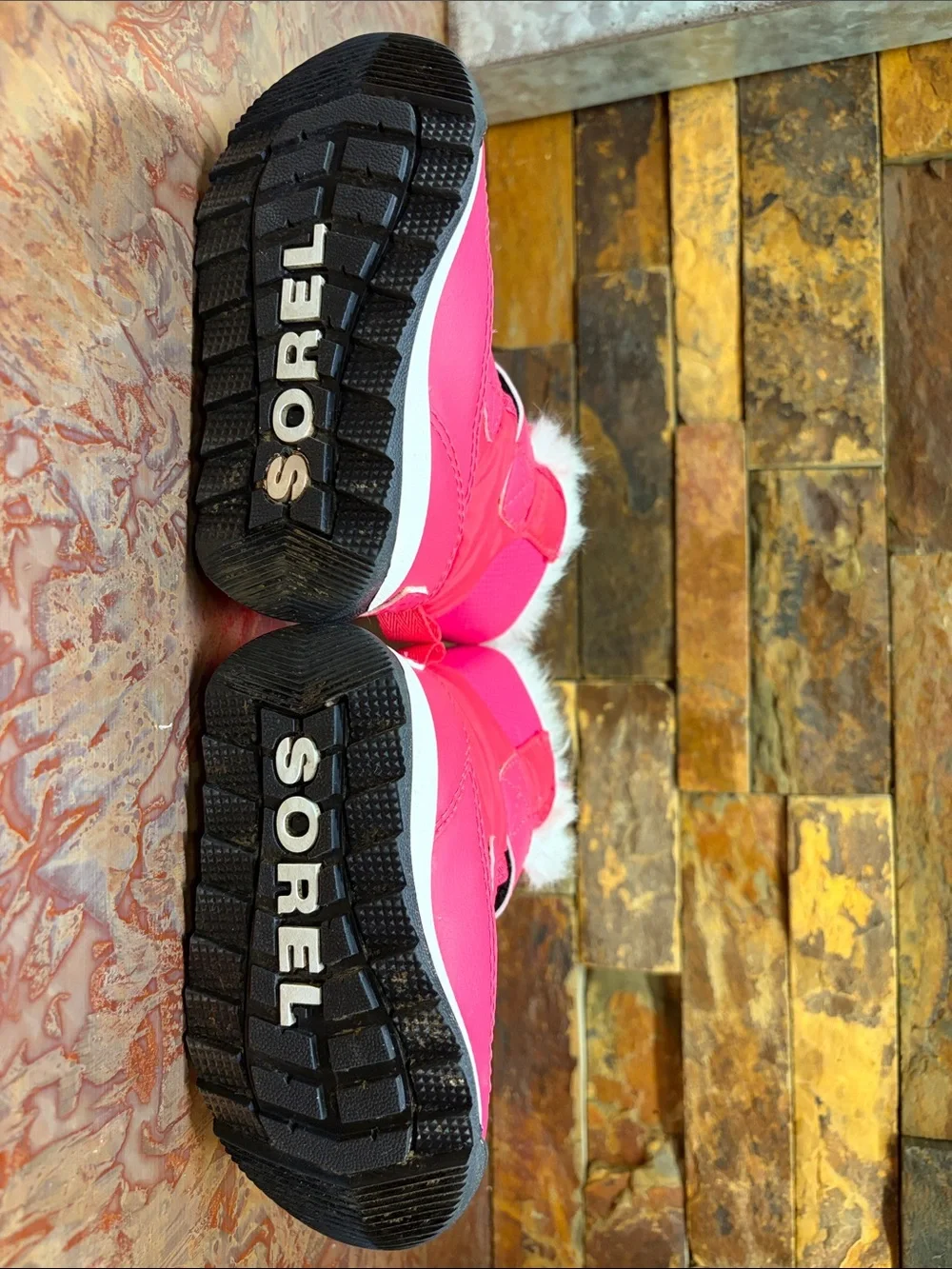 Sorel bright pink
